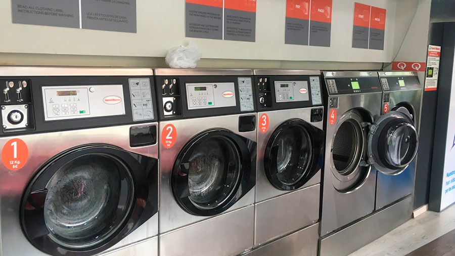 Lavandería Autoservicio Amador De Los Ríos interior de lavandería