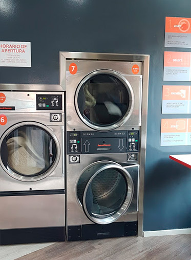 Lavandería Autoservicio Amador De Los Ríos lavadoras color gris